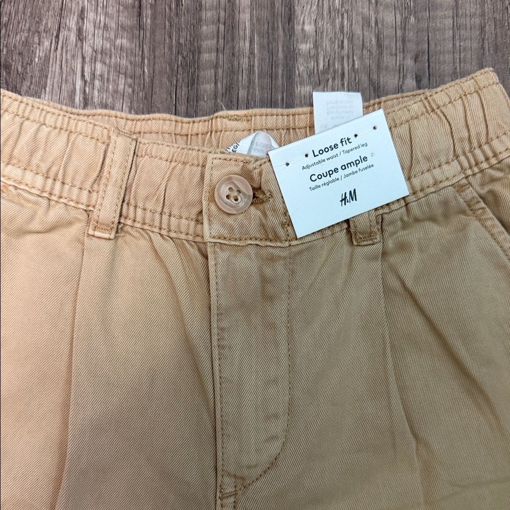 H&M Boy's Loose Fit Tapered Twill Chinos, Size 5T - Picture 3 of 6